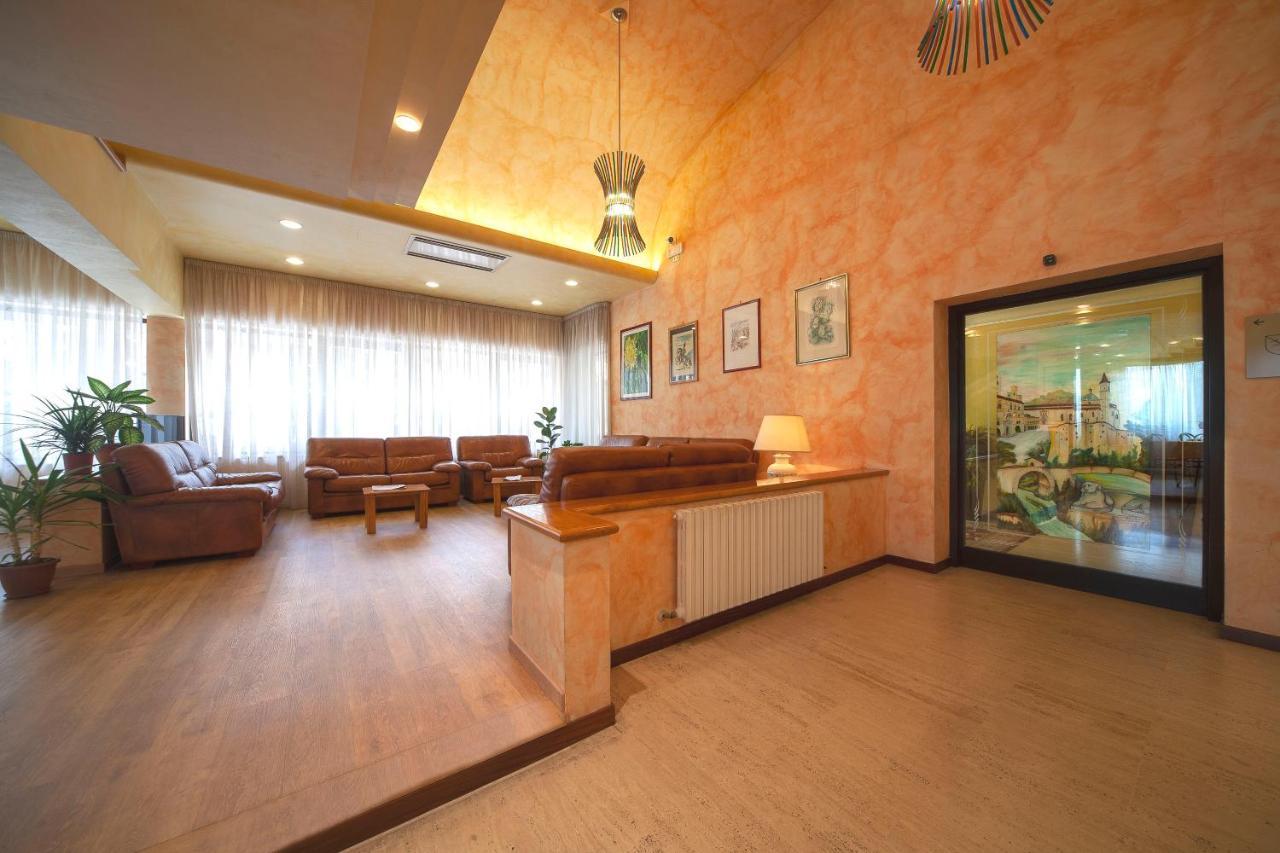 Hotel Pennile Ascoli Piceno Exterior photo
